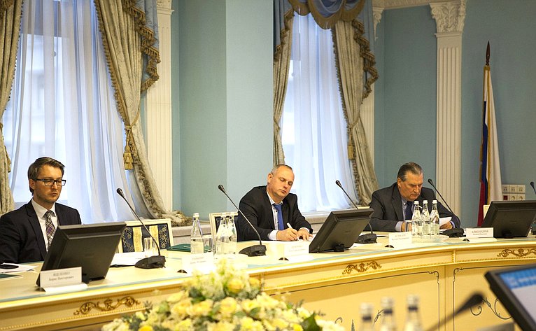 Алексей Александров принял участие в заседании рабочей группы президиума Совета при Президенте РФ по противодействию коррупции