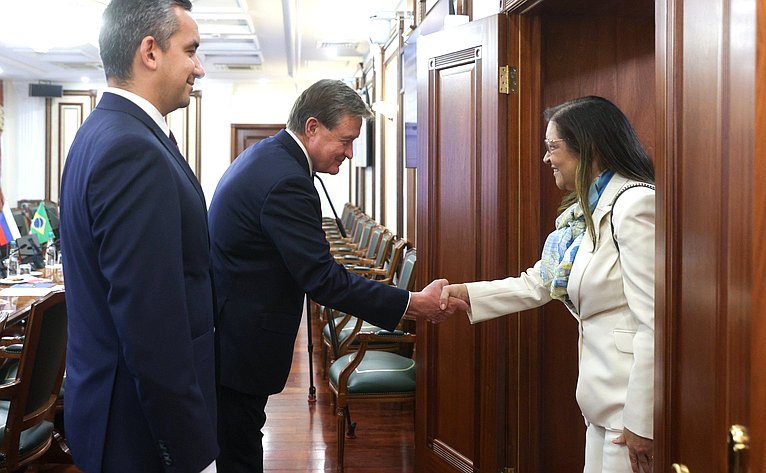 Сергей Рябухин провел встречу с делегацией Федерального сената Национального конгресса Федеративной Республики Бразилии. Делегацию возглавляет Эудосия Мария Оланда де Араужо Калдас