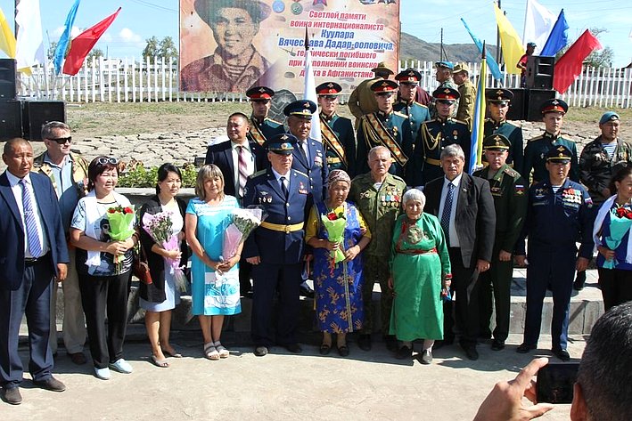 Члены делегации приняли участие в памятных мероприятиях, посвященных 35-летию со дня героической гибели ефрейтора Куулара С.Д