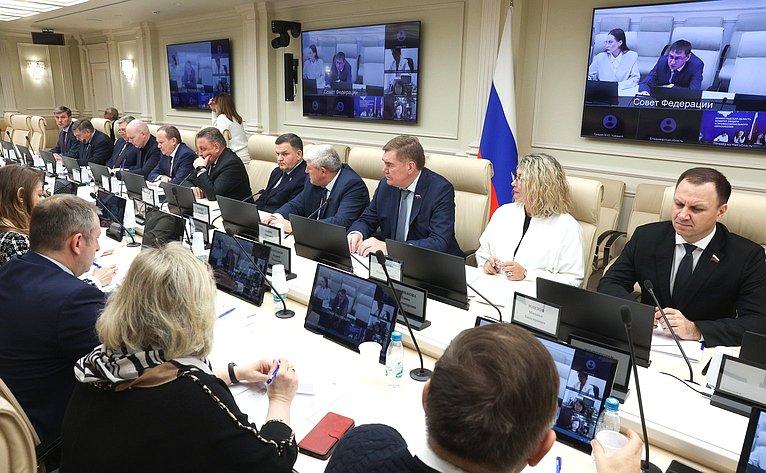 Круглый стол на тему «Права потребителей при оказании платных образовательных услуг»