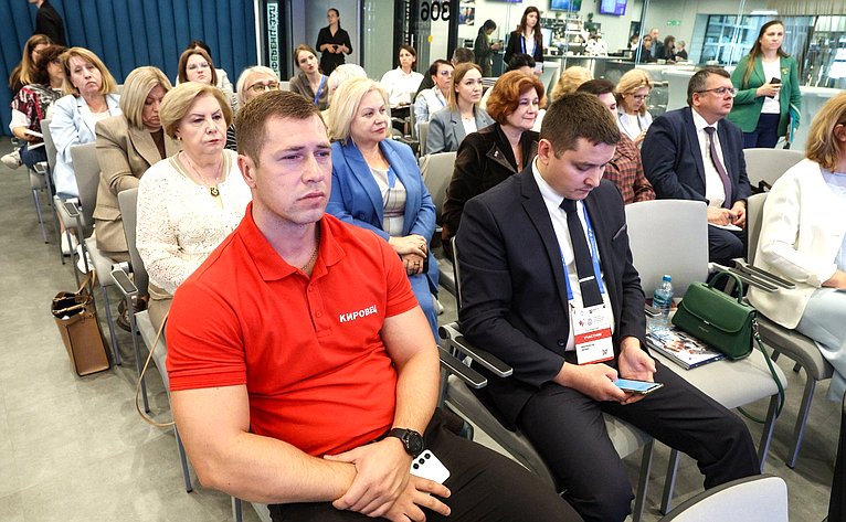 Дискуссионная площадка «Современная практико-ориентированная модель подготовки рабочих кадров и специалистов среднего звена». VI Форум социальных инноваций регионов