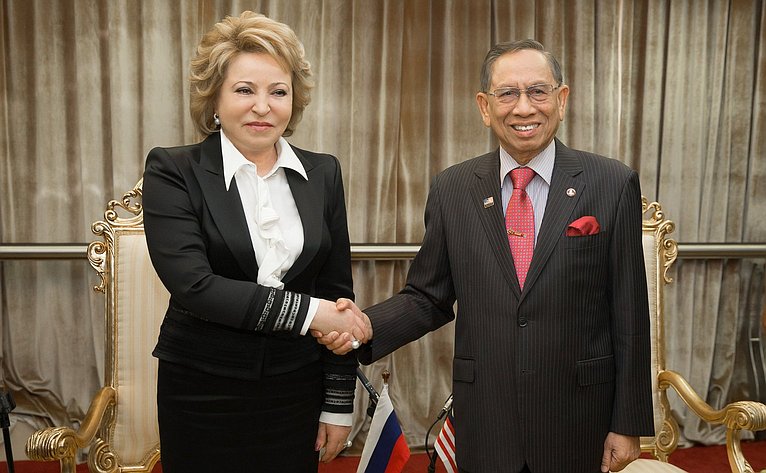Встреча Председателя СФ Валентины Матвиенко с Председателем Сената Парламента Малайзии Абу Захаром Уджангом