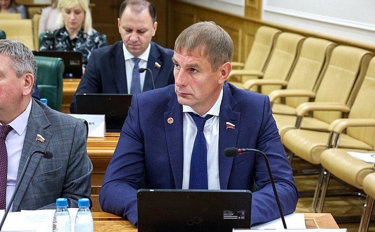 Олег Земцов