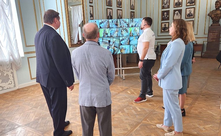 Сергей Колбин в один из дней выборов Президента Российской Федерации посетил штаб Общественного наблюдения Севастополя