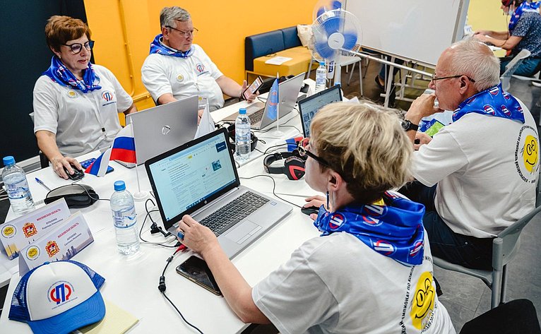 Валерий Рязанский открыл финальный этап XI Всероссийского чемпионата по компьютерному многоборью среди пенсионеров
