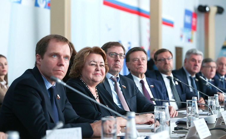 Совещание по вопросам законодательного обеспечения опережающего развития Арктической зоны РФ