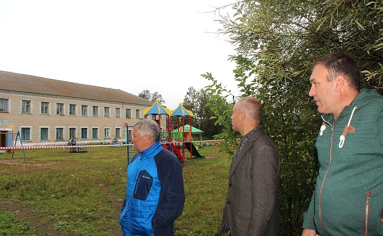 Сергей Михайлов в ходе работы в регионе посетил село Нарын-Талача Карымского района