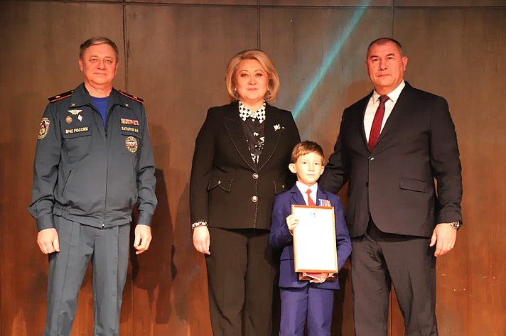 Лилия Гумерова вручила детям-героям из Республики Башкортостан медали Совета Федерации «За проявленное мужество»