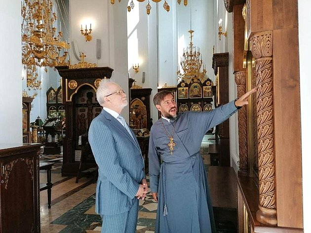 Фарит Мухаметшин провел встречи с представителями духовенства 
в Самарской области