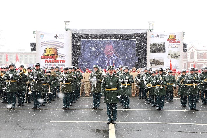 Под девизом «Наша семья – наша Победа!» в Самаре прошел Парад Памяти (фото Екатерина Елизарова «Самарская газета»)