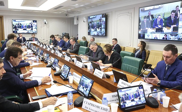 Круглый стол Комитета СФ по экономической политике на тему «Транспорт и логистика в условиях новой экономической реальности»