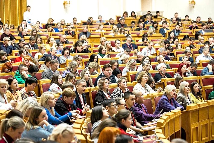 Андрей Хапочкин на Всероссийском форуме «Патриот» в Санкт-Петербурге выступил на тему патриотического воспитания детей и молодежи
