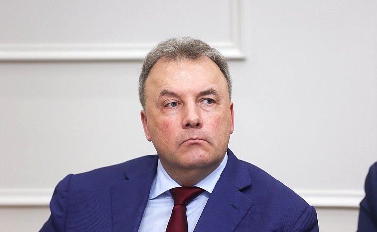 Артур Муравьев