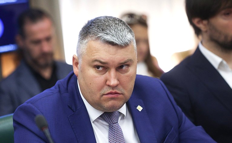 Круглый стол на тему «Пути решения ключевых стратегических задач по производству высоколокализованной конкурентоспособной продукции автомобильной отрасли»
