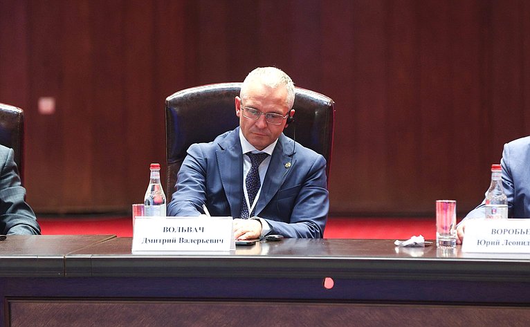 Председатель Совета Федерации Валентина Матвиенко приняла участие в пленарном заседании Десятого Российско-Армянского межрегионального форума в Ереване