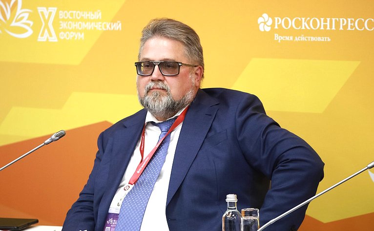 Сессия «Россия и Азия: как построить мосты в новой реальности банкинга?». X Восточный экономический форум