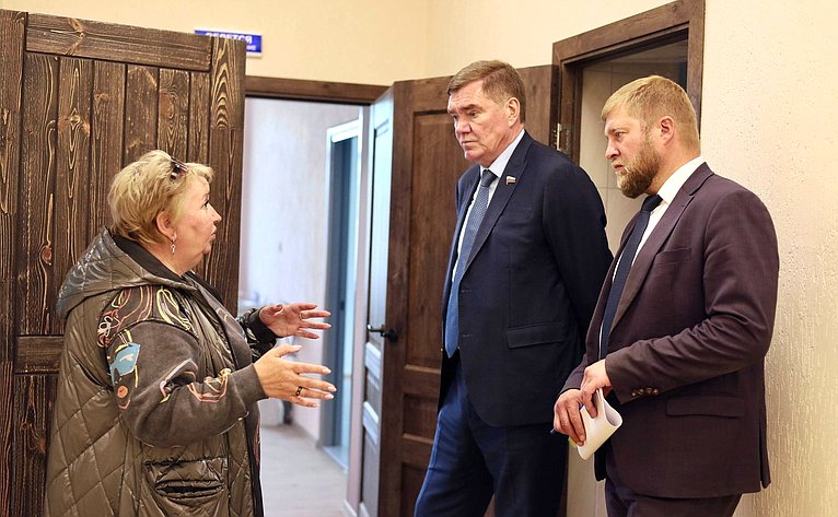 Александр Савин посетил Центр хлудневской игрушки в поселке Думиничи Калужской области