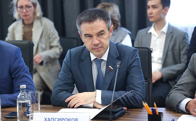 Мурат Хапсироков