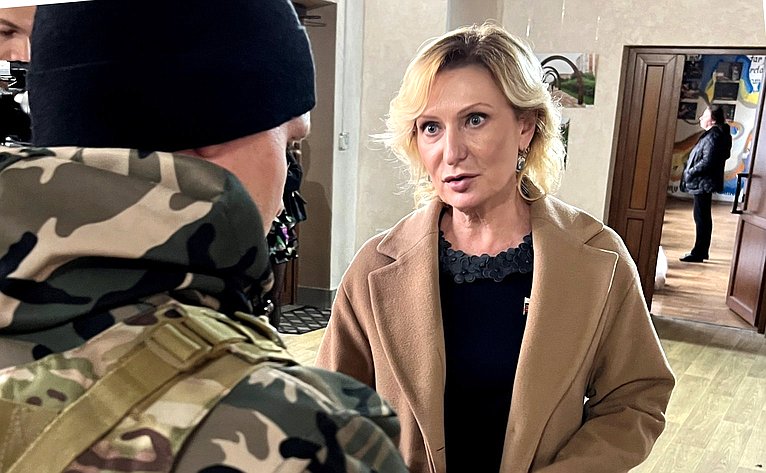 Инна Святенко в рамках региональной недели встретилась с мобилизованными москвичами в резервном пункте Люблинского военкомата Юго-Восточного округа столицы