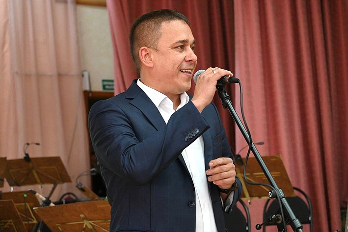 Айрат Гибатдинов поздравил медиков с приближающимся Днем медицинского работника