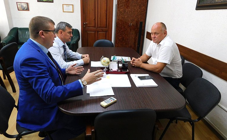 Алексей Кондратенко посетил Кубанский сельскохозяйственный информационно-консультационный центр