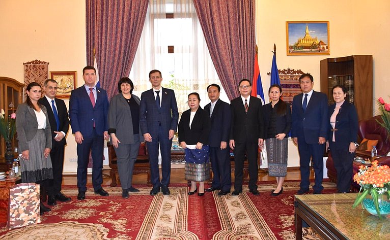 Встреча сенаторов РФ с Чрезвычайным и Полномочным Послом Лаоса в Российской Федерации