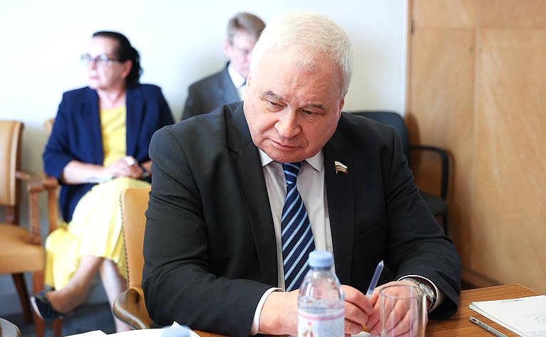 Андрей Денисов