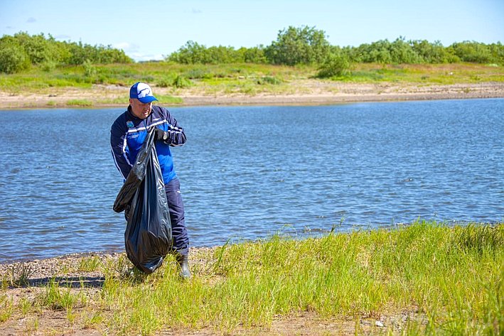 Денис Гусев принял участие во всероссийской экологической акции «Нашим рекам и озёрам — чистые берега»