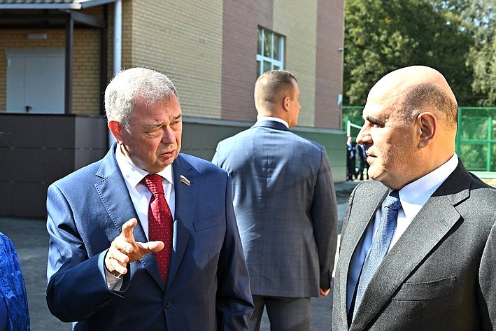В селе Лопатино Тарусского района состоялось открытие новой средней общеобразовательной школы