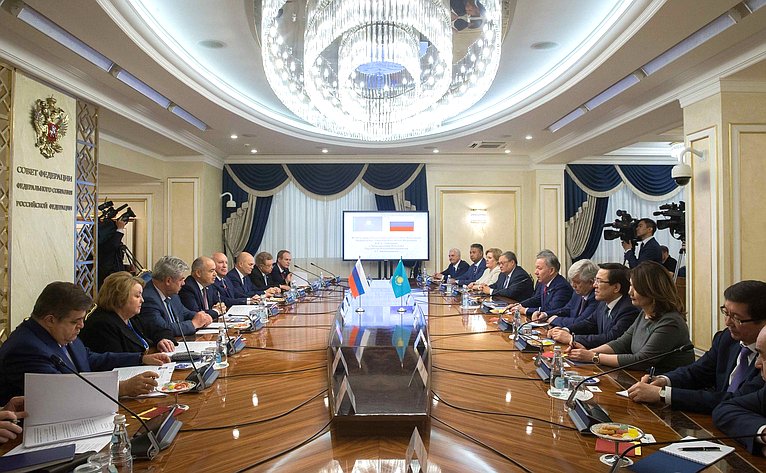 Встреча И. Умаханова с Председателем Мажилиса Парламента Республики Казахстан Н. Нигматулиным