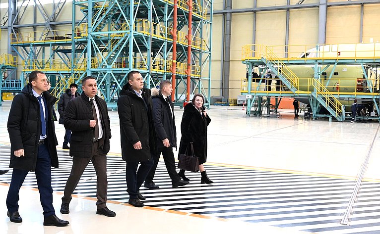 Айрат Гибатдинов в ходе поездки в регион посетил авиастроительный завод