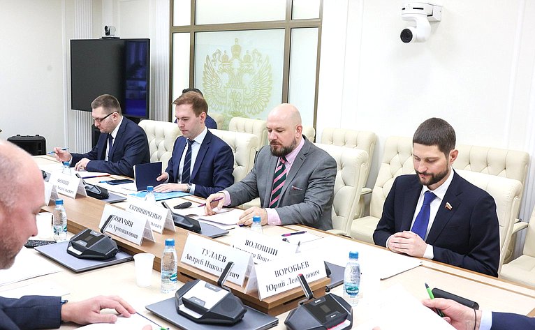 Заместитель Председателя СФ Юрий Воробьев провел совещание по подготовке и проведению российско — белорусского патриотического проекта «Непокорённые»