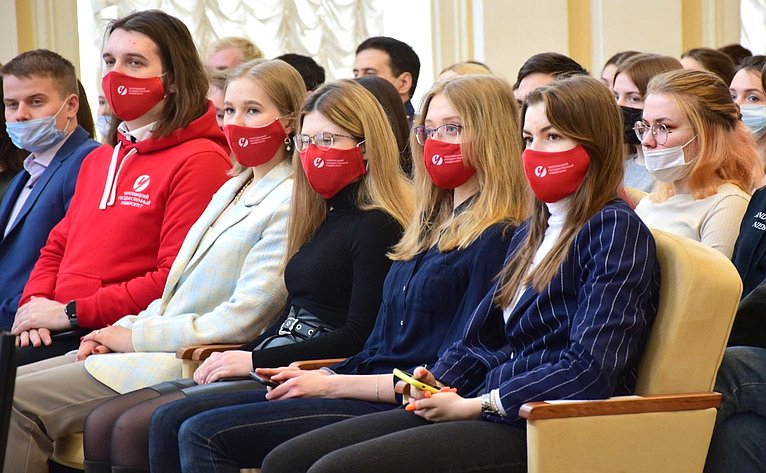 Юрий Воробьев принял участие во встрече со студентами Вологодской области
