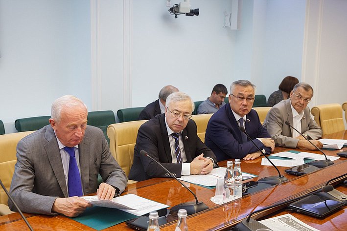 Заседание комиссия СФ по контролю за достоверностью сведений о доходах сенаторов -6 Кресс, Бочков, Жамсуев, Жиряков