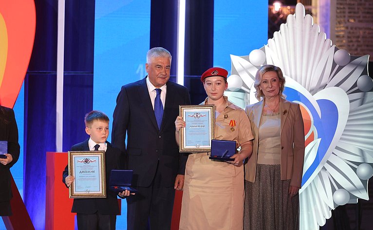 Инна Святенко вручила награды Всероссийской общественно-государственной инициативы «Горячее сердце»