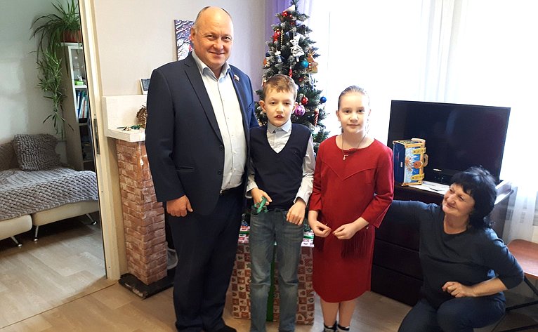 Алексей Кондратенко принял участие в ежегодной Всероссийской благотворительной акции «Елка желаний»