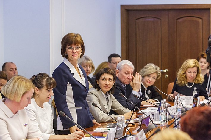 Е. Попова Заседание Комитета СФ  по социальной политике