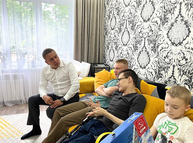 Айрат Гибатдинов по случаю празднования Международного Дня защиты детей посетил ряд детских социальных учреждений