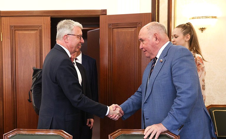 Григорий Карасин провел встречу с постоянным членом делегации Европарламента в Комитете парламентского сотрудничества Россия – ЕС, евродепутатом от Люксембурга Фернаном Картрайзером