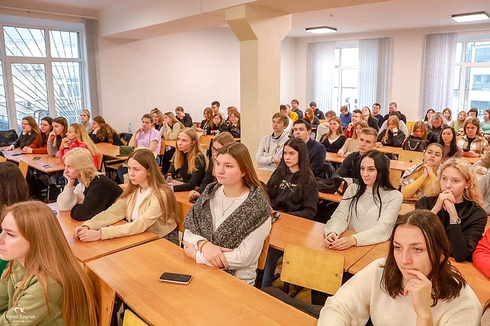 Ирина Кожанова встретилась со студентами Смоленского филиала Международного юридического института