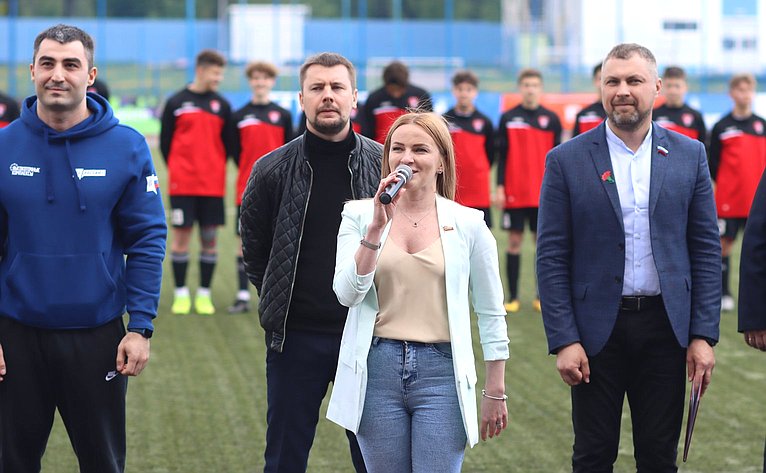 Ирина Кожанова выступила с приветственным словом на закрытии футбольного тура Юношеской футбольной лиги