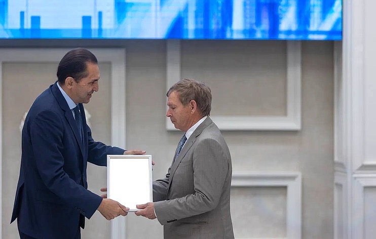 Андрей Хапочкин принял участие в торжественном мероприятии, посвященном Дню работников строительной отрасли
