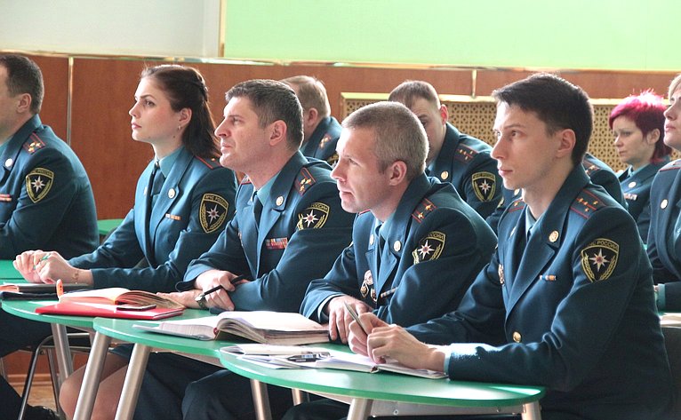 Ю. Воробьев выступил в ходе «круглого стола» в Университете противопожарной службы в Санкт-Петербурге