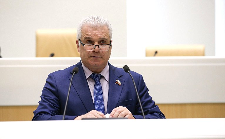Сергей Мартынов принял участие в парламентских слушаниях по федеральному бюджету