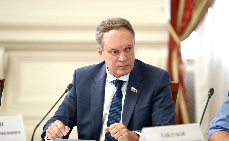 Александр Башкин принял участие в заседании правительства Астраханской области
