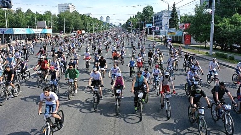 Ирек Ялалов принял участие в ежегодном велопараде «День тысячи велосипедистов» в городе Уфа