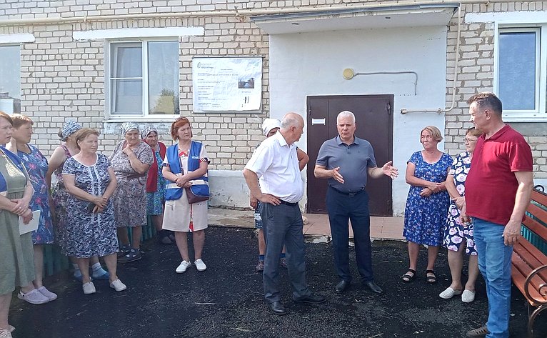 Сергей Мартынов оценил ход строительства и ремонта социально значимых объектов в Марий Эл