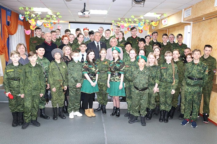 Юрий Валяев встретился с ребятами из регионального военно-патриотического движения «Юнармия»