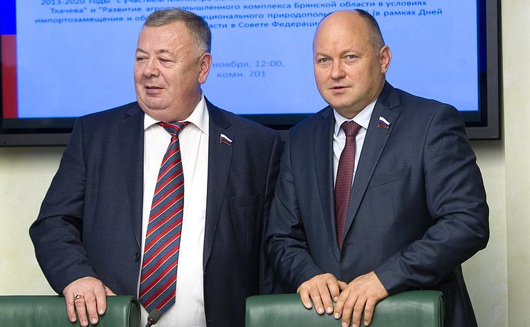 В. Николаев и А. Кондратенко