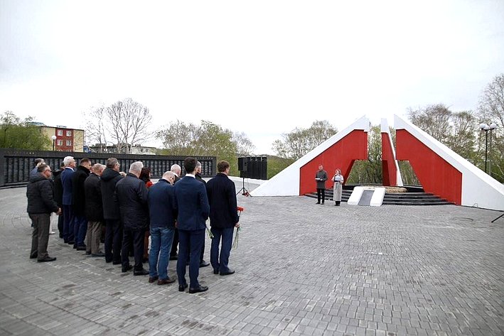Церемония возложения цветов и венков состоялась в Парке Победы Петропавловска-Камчатского